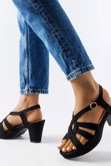 Sandália preta Monjeau...