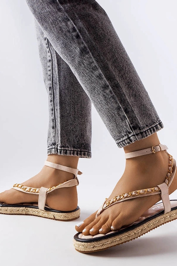 Sandálias bege decoradas...