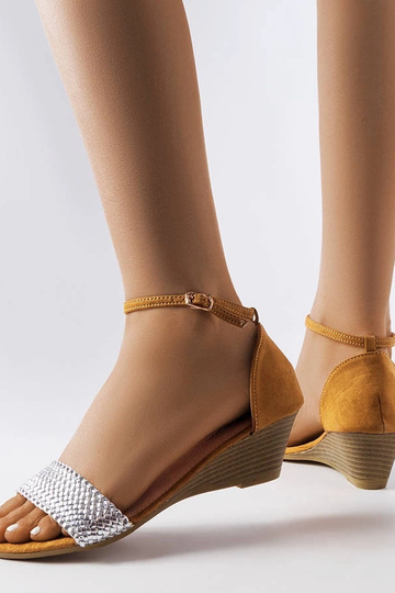 Sandálias de cunha de...