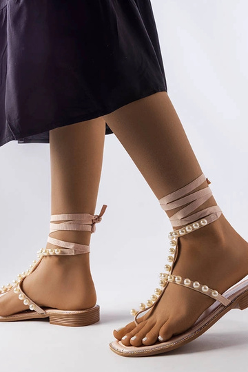 Sandálias bege com pérolas... 2