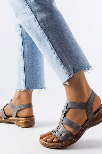 Sandálias esportivas... 2