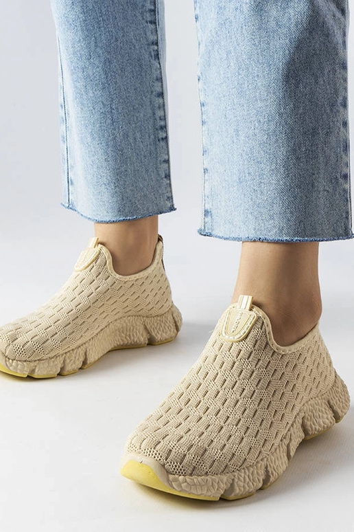 Tênis esportivos Obenor slip-on bege...