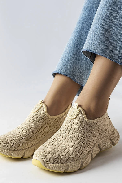 Tênis esportivos Obenor slip-on bege...