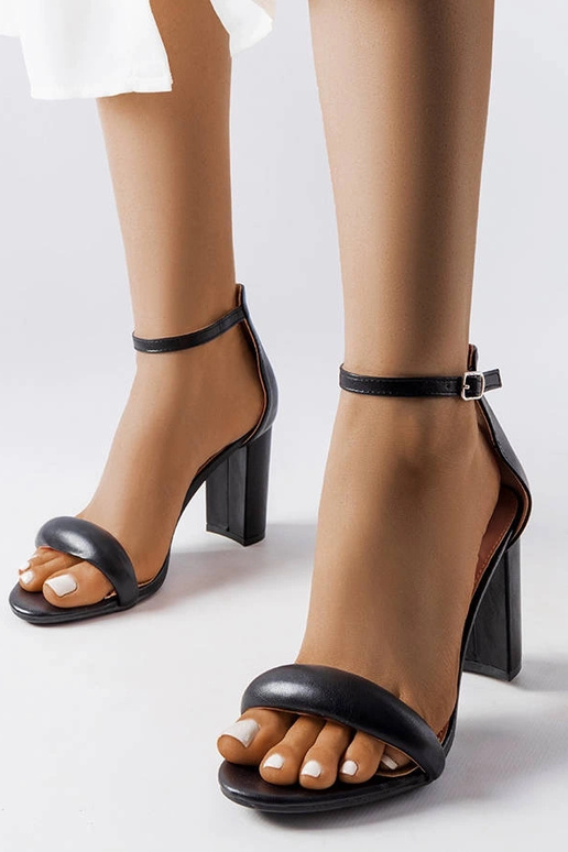 Sandálias pretas Hane salto bloco Sandálias pretas Hane salto bloco