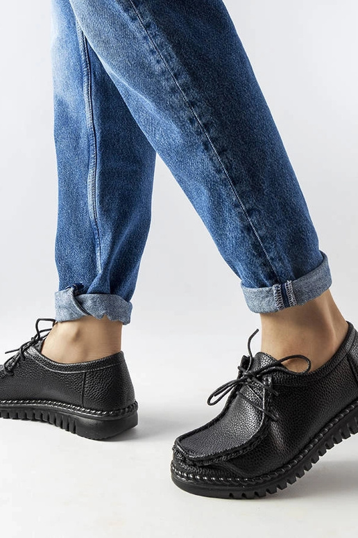 Botins pretos ajustáveis, „Tuva"