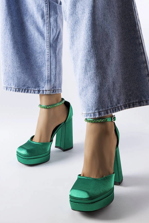 Sapatos verdes com salto alto Elida