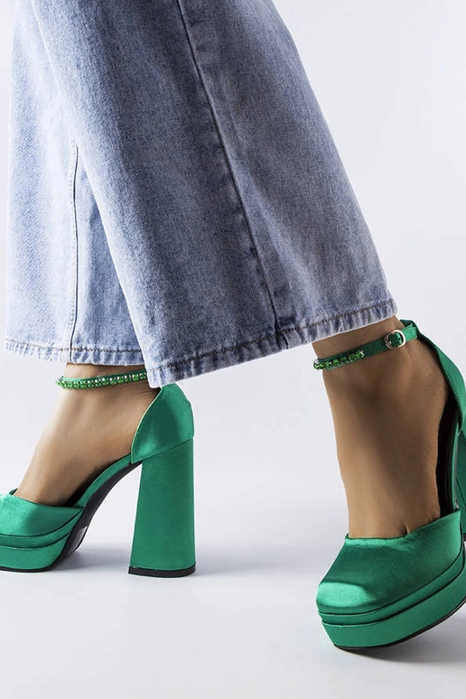 Sapatos verdes com salto alto Elida