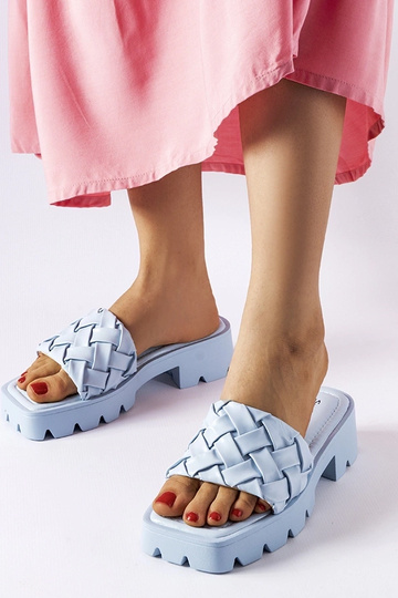 Chinelos Lora azul trator sola