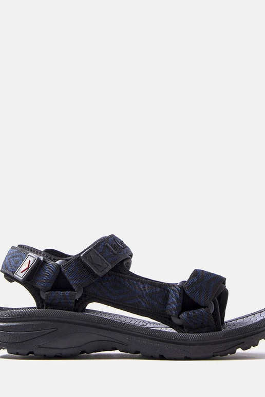 Sandálias esportivas pretas...