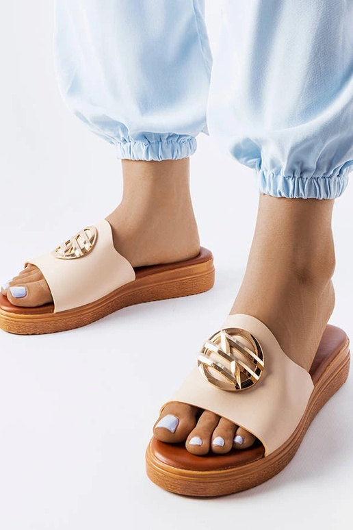 Chinelos plataforma bege da Michelle