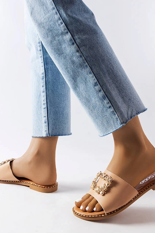 Chinelos sand color com decoração,...