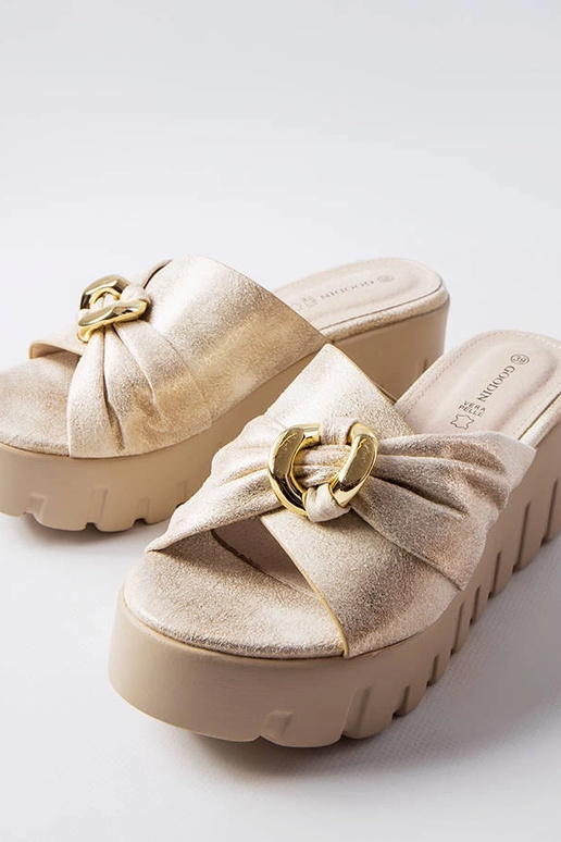 Sandálias femininas Laura Gold Wedge