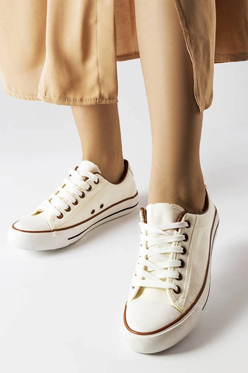 Tênis de tecido branco da...