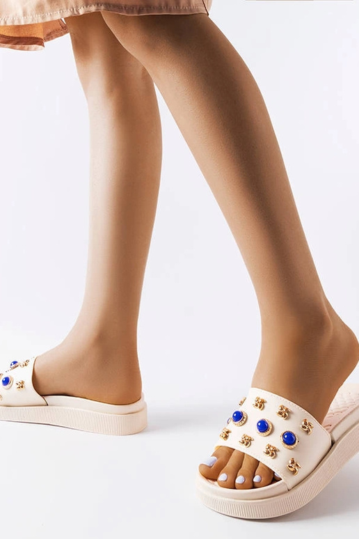 Chinelos Montesarchio decorados bege Chinelos Montesarchio decorados bege