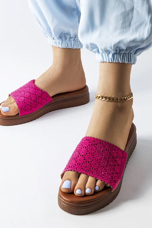 Mulas vazadas rosa escuro com zircões...