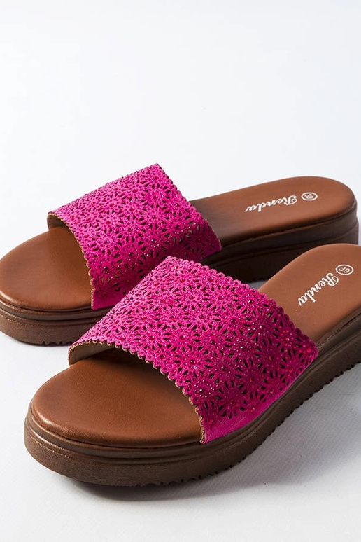 Mulas vazadas rosa escuro com zircões...