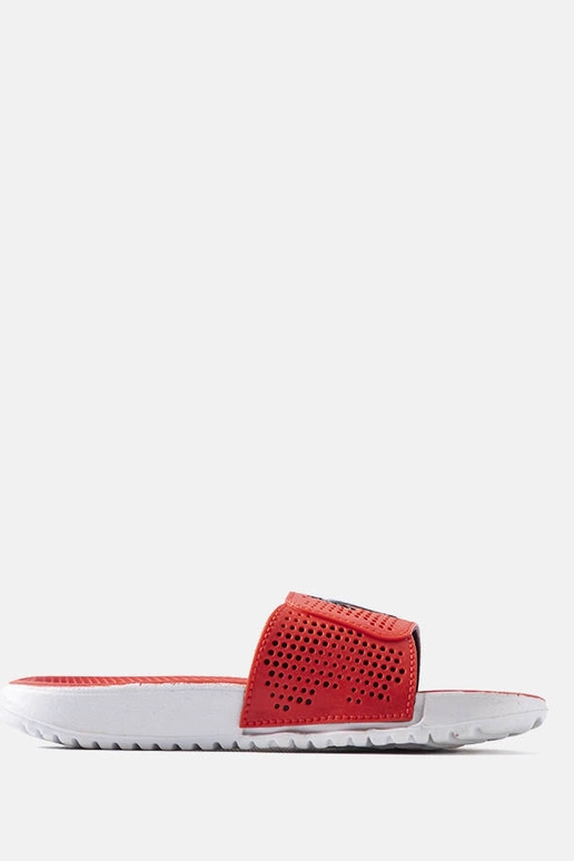 Chinelos de borracha brancos e...