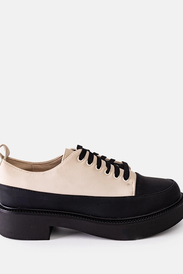 Sapatos baixos bege Merico