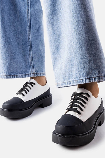 Sapatos baixos brancos Merico 2