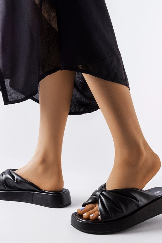 Chinelo preto plataforma Hog Chinelo preto plataforma Hog