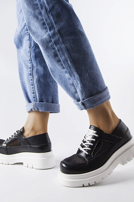 Botas Tasmin pretas maciças vazadas