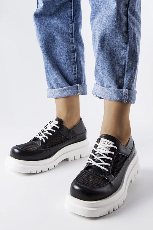 Botas Tasmin pretas maciças vazadas