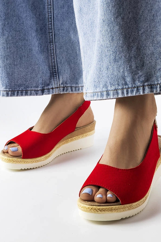 Sandálias vermelhas em plataforma,...