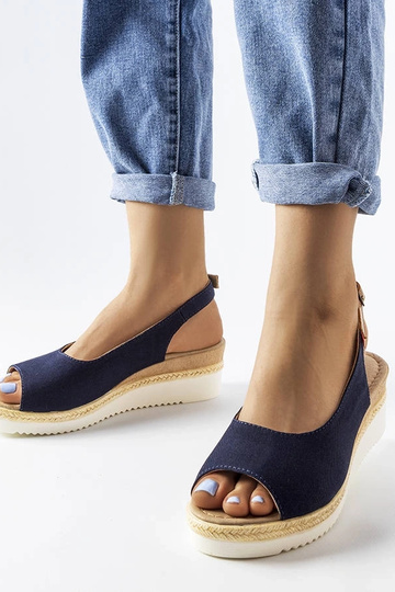 Sandálias azul-escuro em...