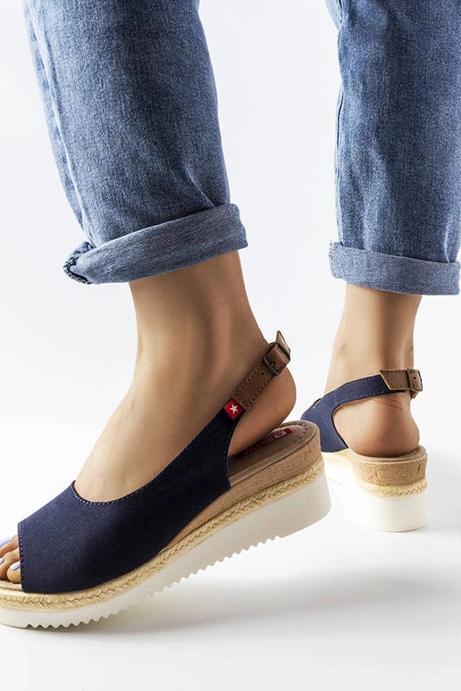 Sandálias azul-escuro em plataforma,...