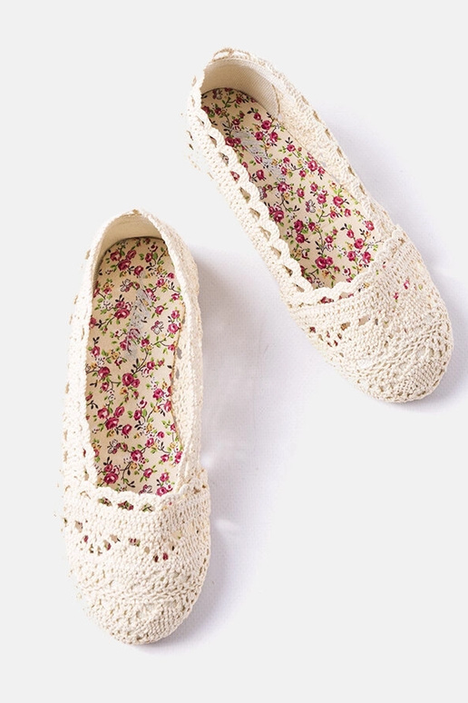 Sapatilhas de crochê bege para bebê Lisa Sapatilhas de crochê bege para bebê Lisa