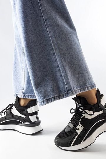 Tênis estilosos preto e... 2