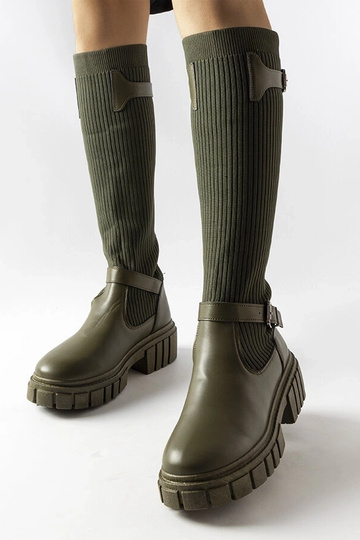 Botas acima do joelho...