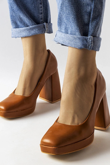 Sapatos de salto alto... 2