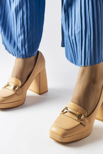 Scarpin bege com salto geométrico Blaiss