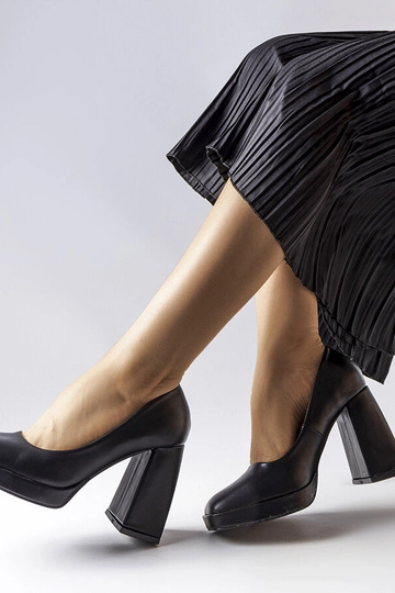 Sapatos de salto alto...