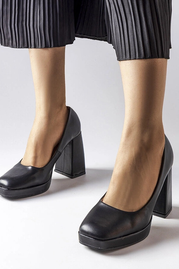 Sapatos de salto alto... 2