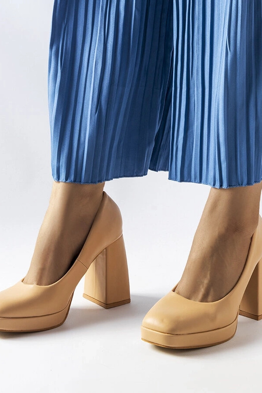 Sapatos bege com salto alto Mailly