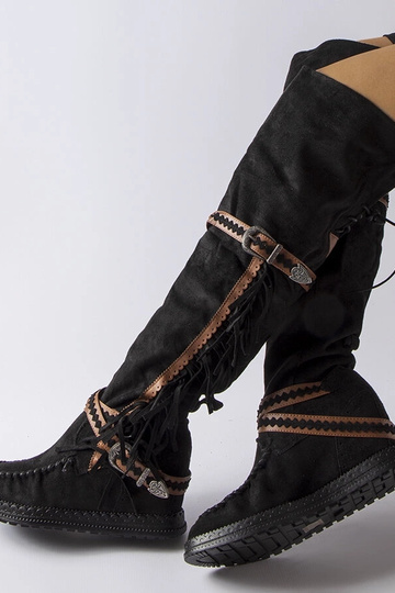 Botas pretas de cunha Novella