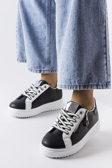 Tênis feminino preto com cadarço Romola
