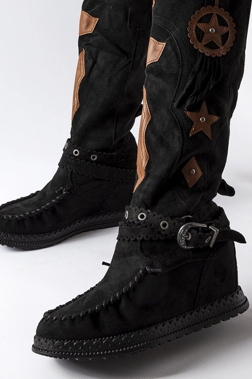 Botas pretas estilo boho Putignano