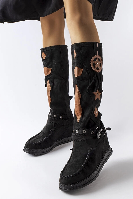 Botas pretas estilo boho Putignano