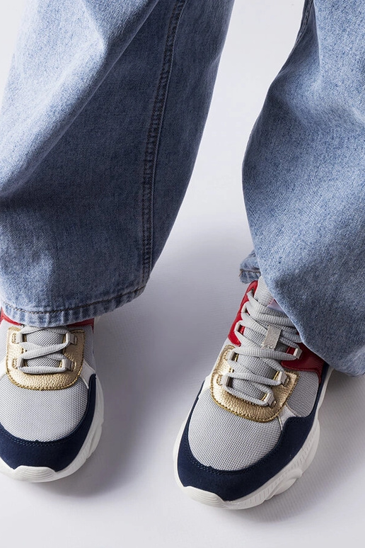 Sapatos esportivos cinza femininos...