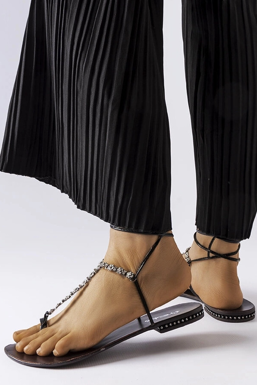 Sandálias pretas com pedras de...