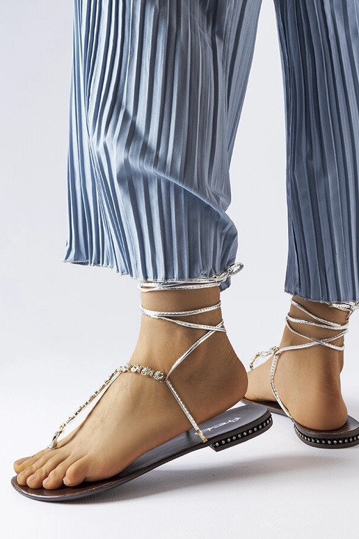 Sandálias prateadas com zircões Troghi