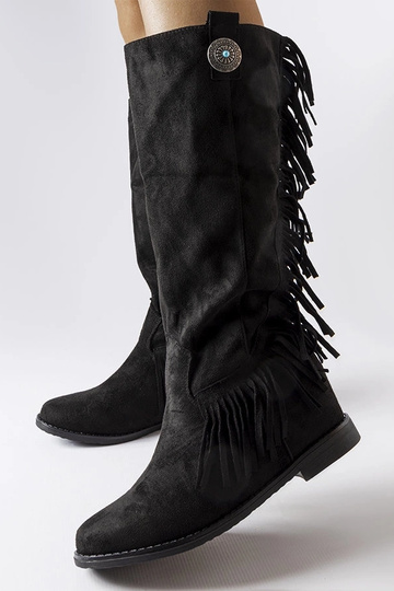 Bota preta com salto... 2