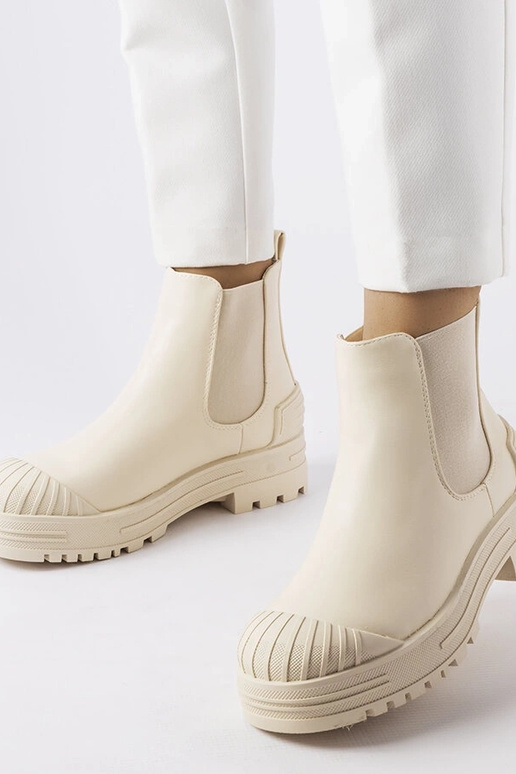 Trabalhadores bege com inserções de...