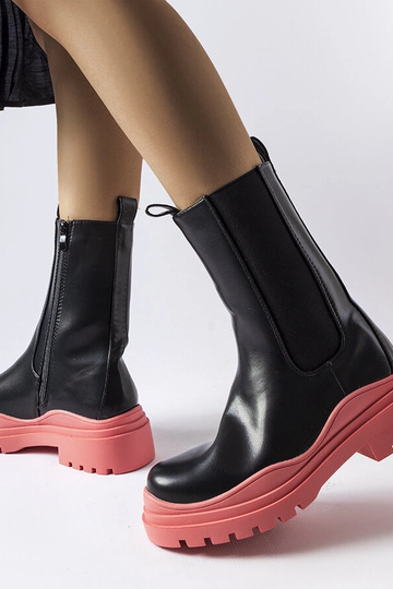 Botins pretos com sola... 2