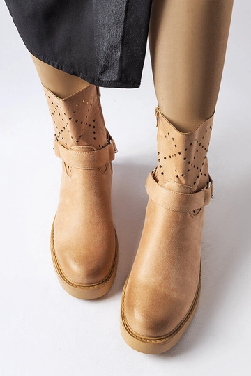 Botins bege vazados com... 2