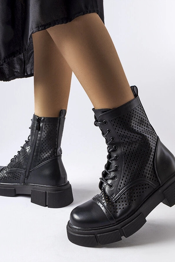 Botins pretos vazados Corpus 2