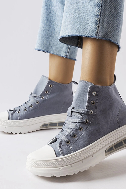 Tênis cinza cano alto silencioso